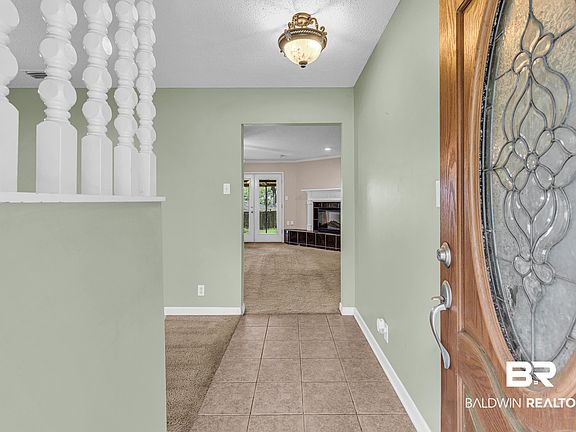 3rd image of 225 Denise Ln