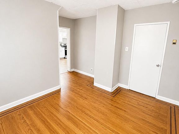 5th image of 2604 Hamilton Ave