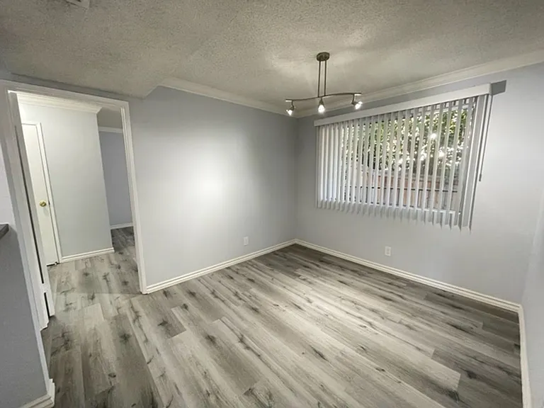 1750 Gillette Cres — Photo 11