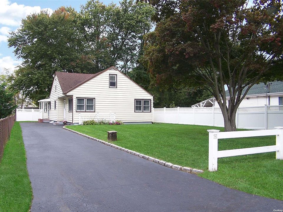 1st image of 72 Magnolia Drive
