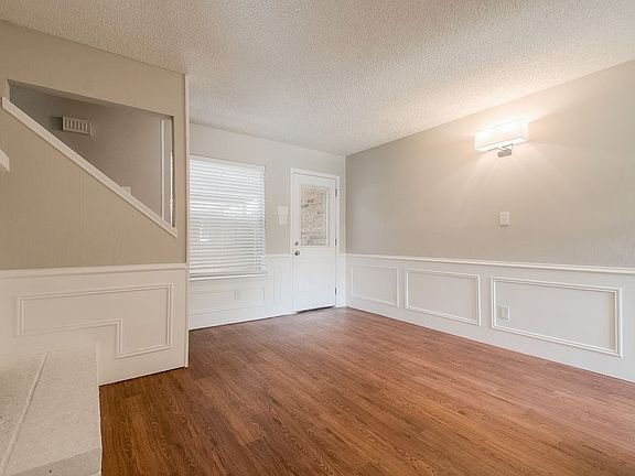 3rd image of 520 Pecan Acres Ct