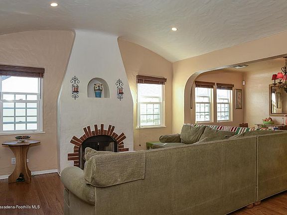 3rd image of 1135 Bella Vista Ave
