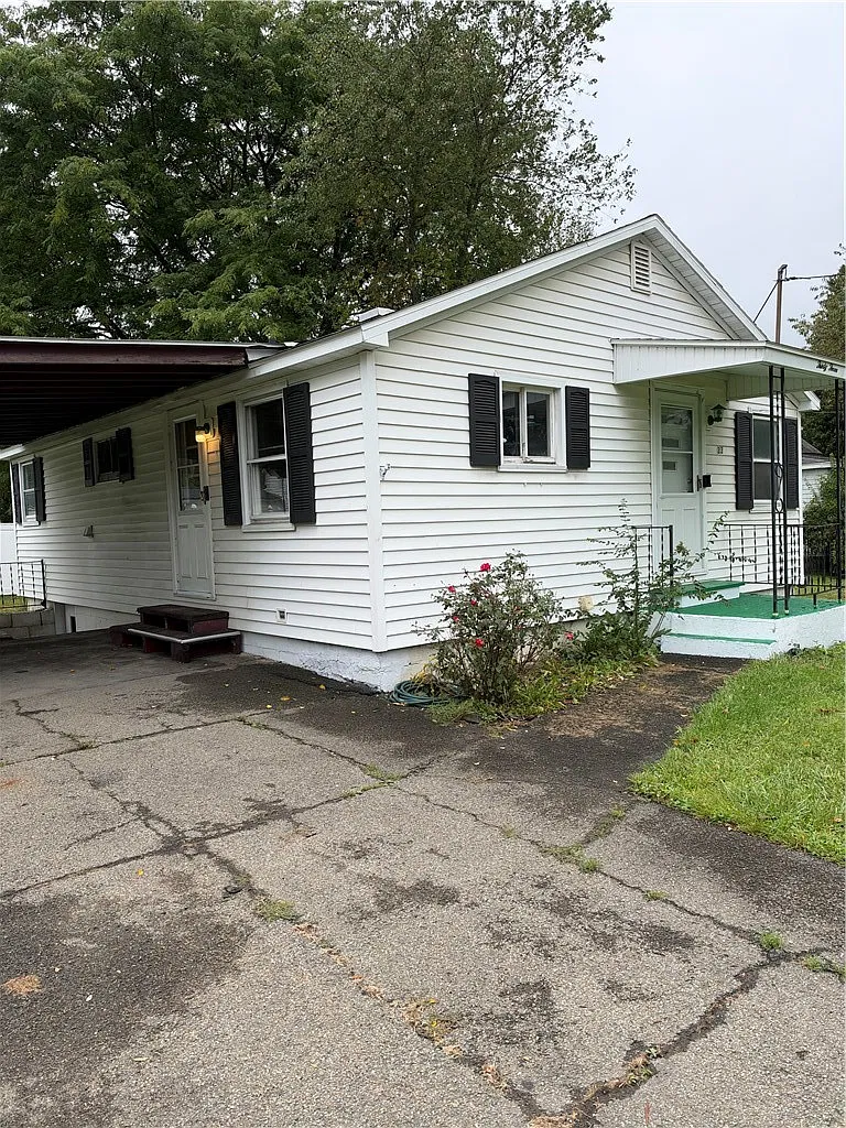 2 bed, 1.0 bath, 816 sqft, $1,250 — Photo 2