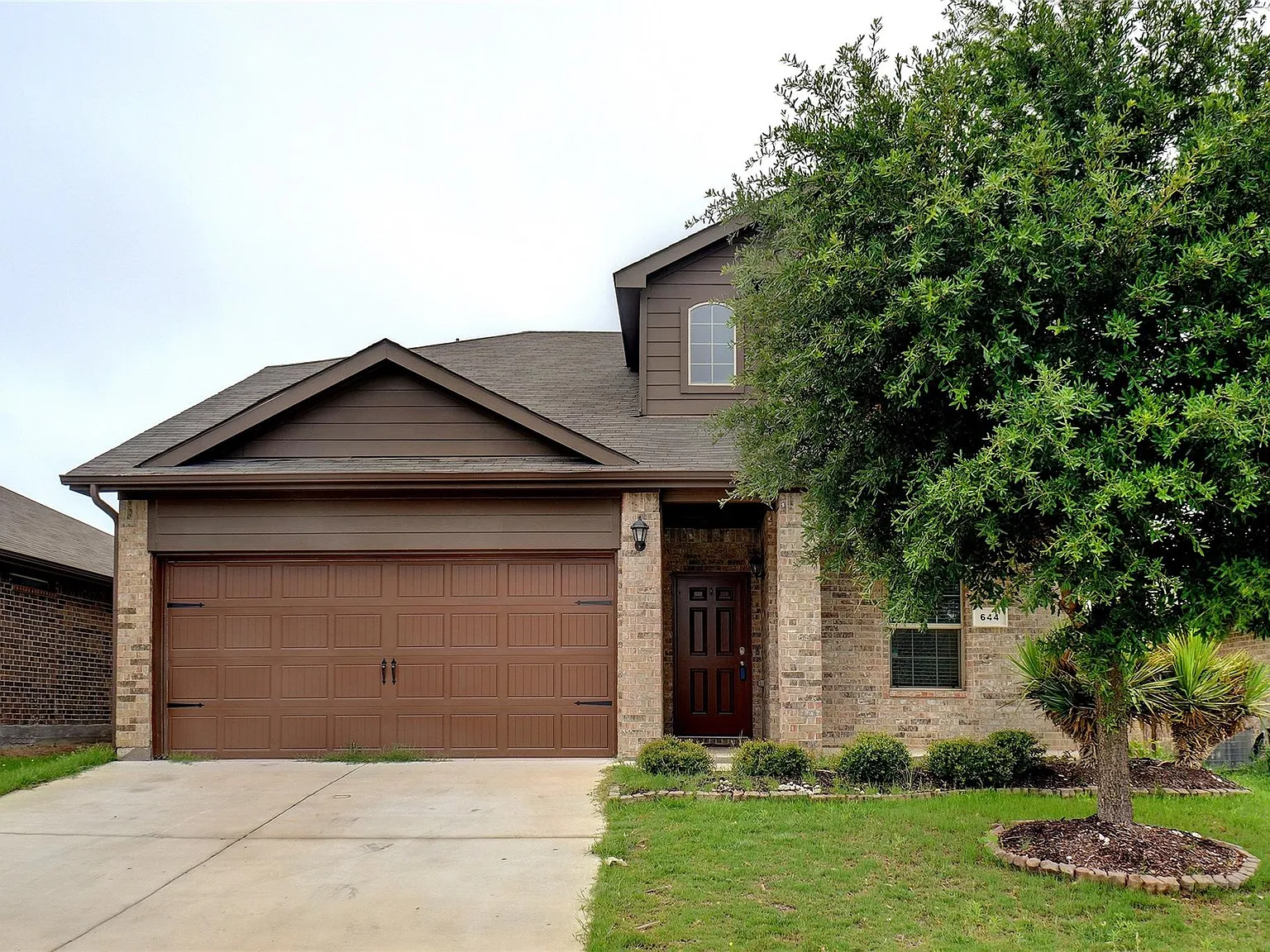 5 bed, 2291 sqft, $2,700 — Photo 1