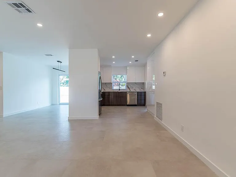 2712 Lake Ida Rd — Photo 10