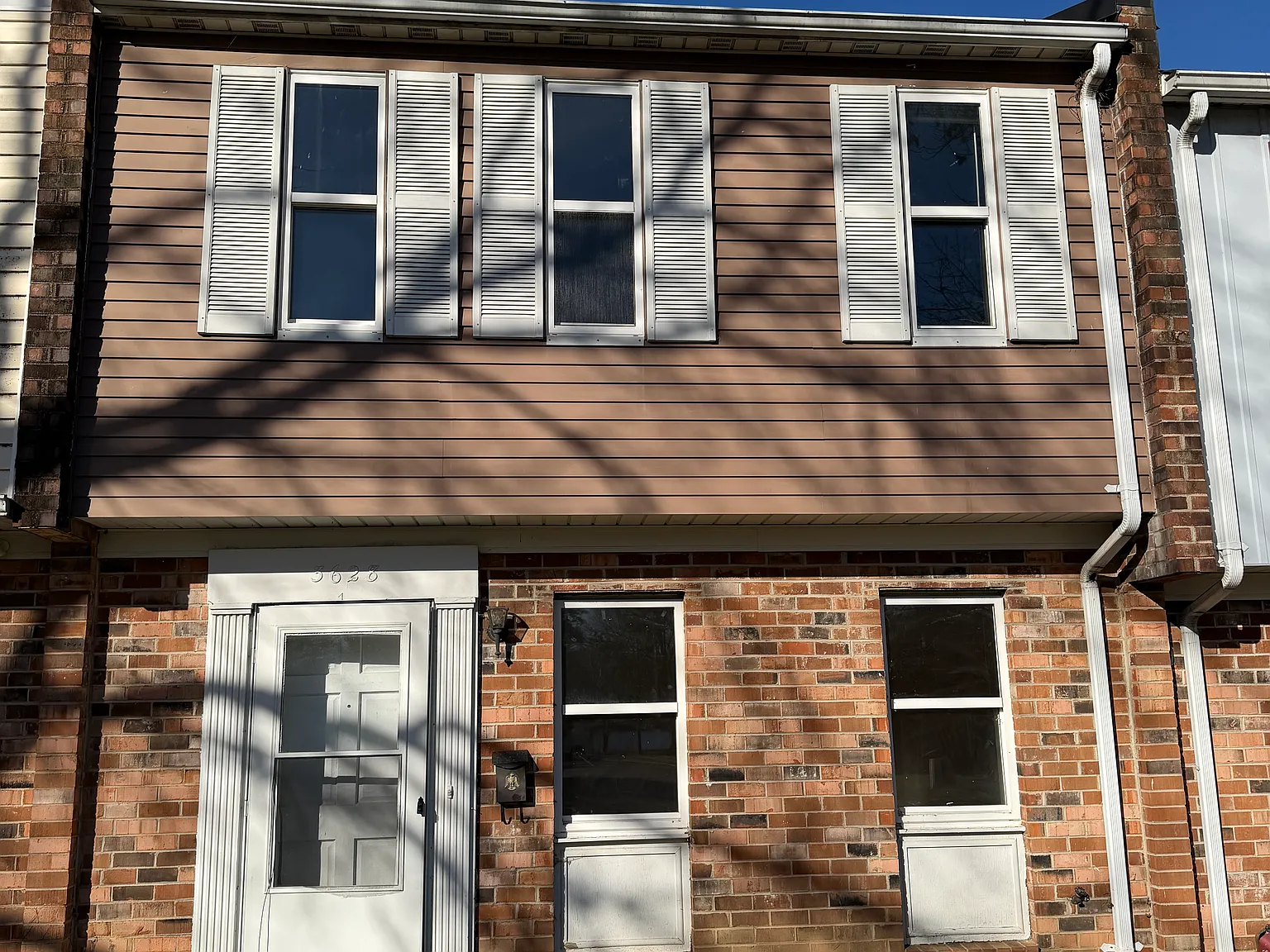 3 bed, 1.5 bath, 1026 sqft, $1,895 — Photo 1