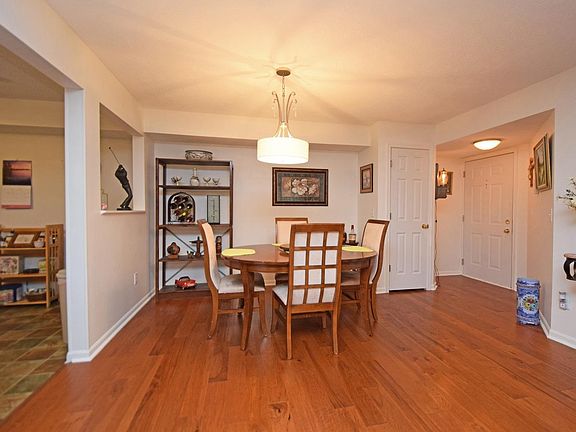 4th image of 9913 Edgewood Ln #7-F