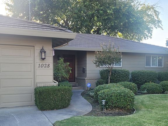 2nd image of 1028 Seamas Ave