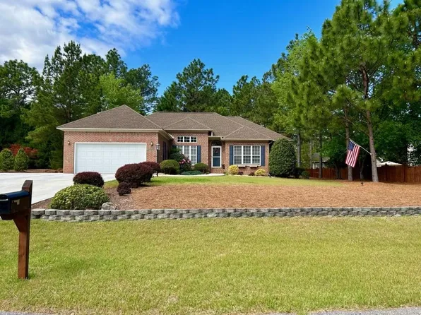 2 Wingate Ct, Pinehurst, NC 28374