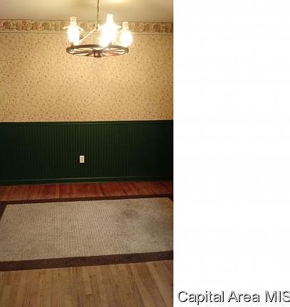 5th image of 1952 Robertson Ave