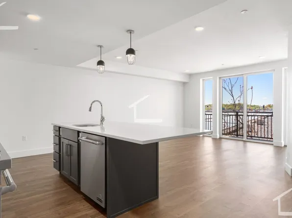 36 Hichborn St, Brighton, MA