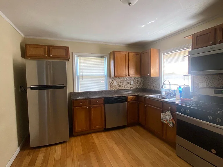 18 Townsend Ave — Photo 1