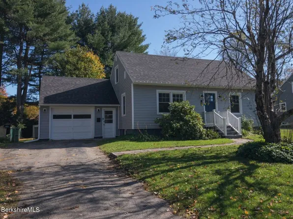 138 Pine Grove Dr, Pittsfield, MA 01201