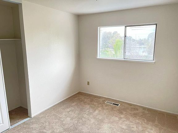 5th image of 1549 Woodland Dr