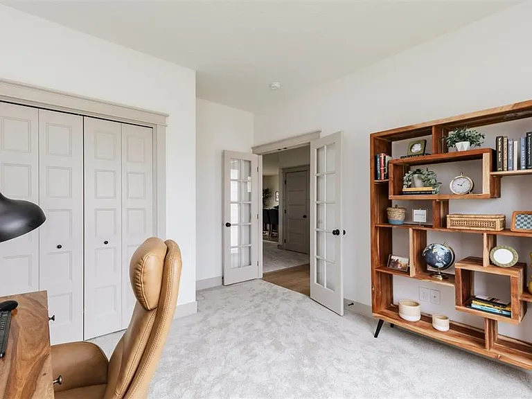 1410 NW Linda Ln — Photo 12