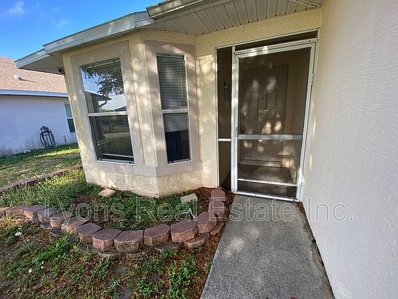 3rd image of 622 SE 13th Pl