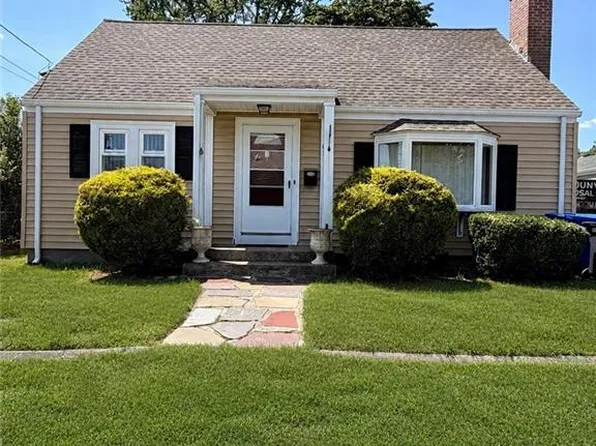 105 Burgess Ave, Pawtucket, RI 02861