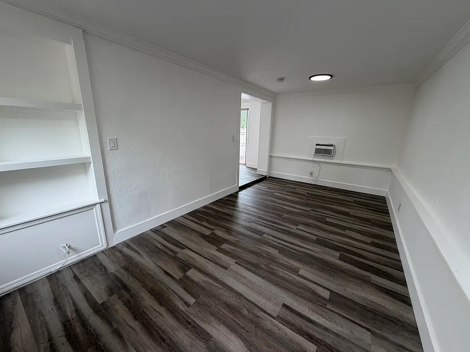 844 NE 17th Way #1