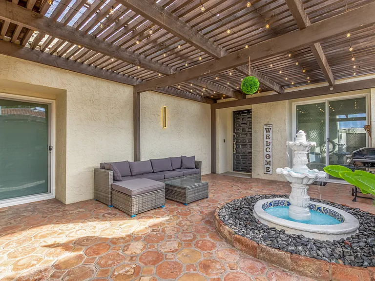 2529 N Miller Rd — Photo 27