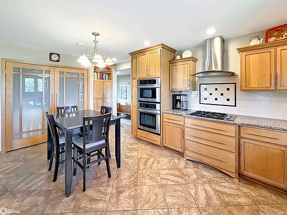 5th image of 1728 Raven Ave