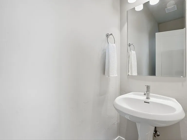 63148 NE Hadley Pl — Photo 20