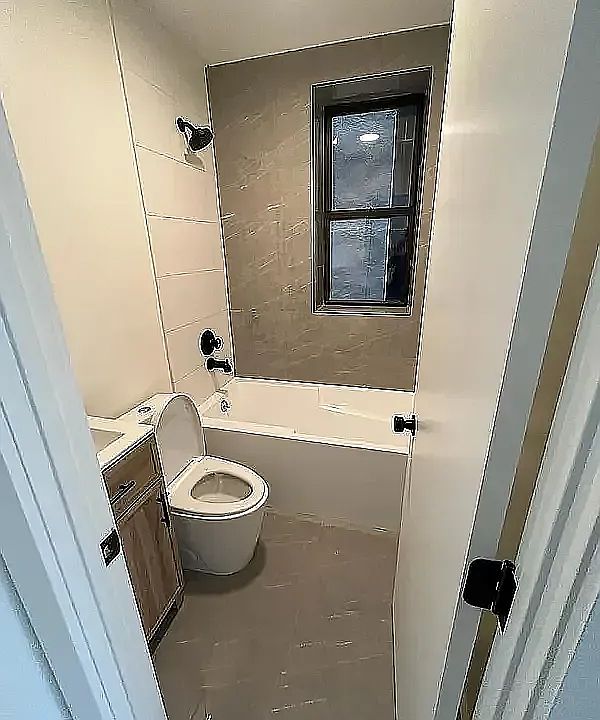 2nd image of 741 Lexington Ave #24
