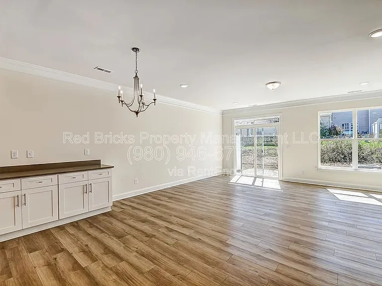 4023 Black Ct — Photo 15