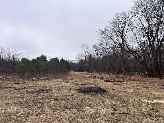 4th image of S Washington St