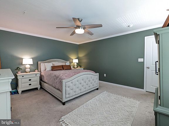 3rd image of 27 Willow Woods Dr
