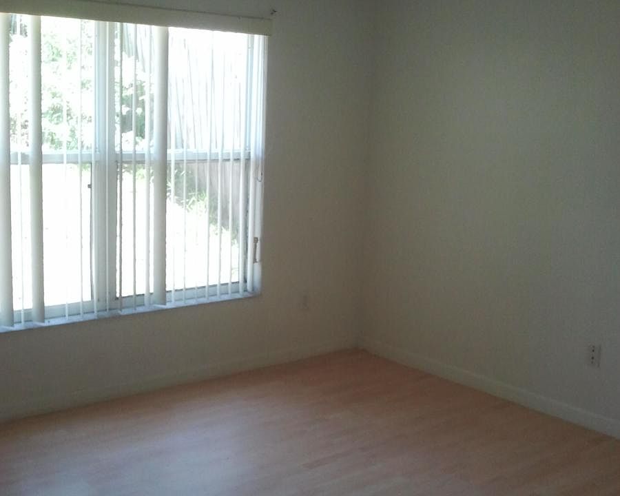 2nd image of 1537 Stanbury Dr