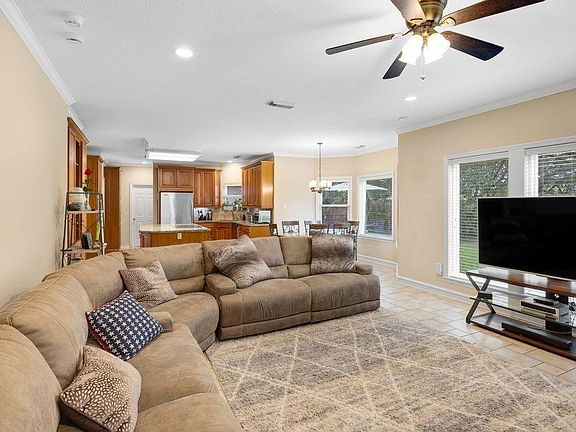 4th image of 2315 Shelby Park Dr