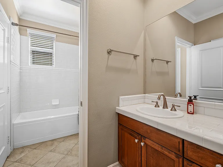 16618 Honeybee Dr — Photo 35