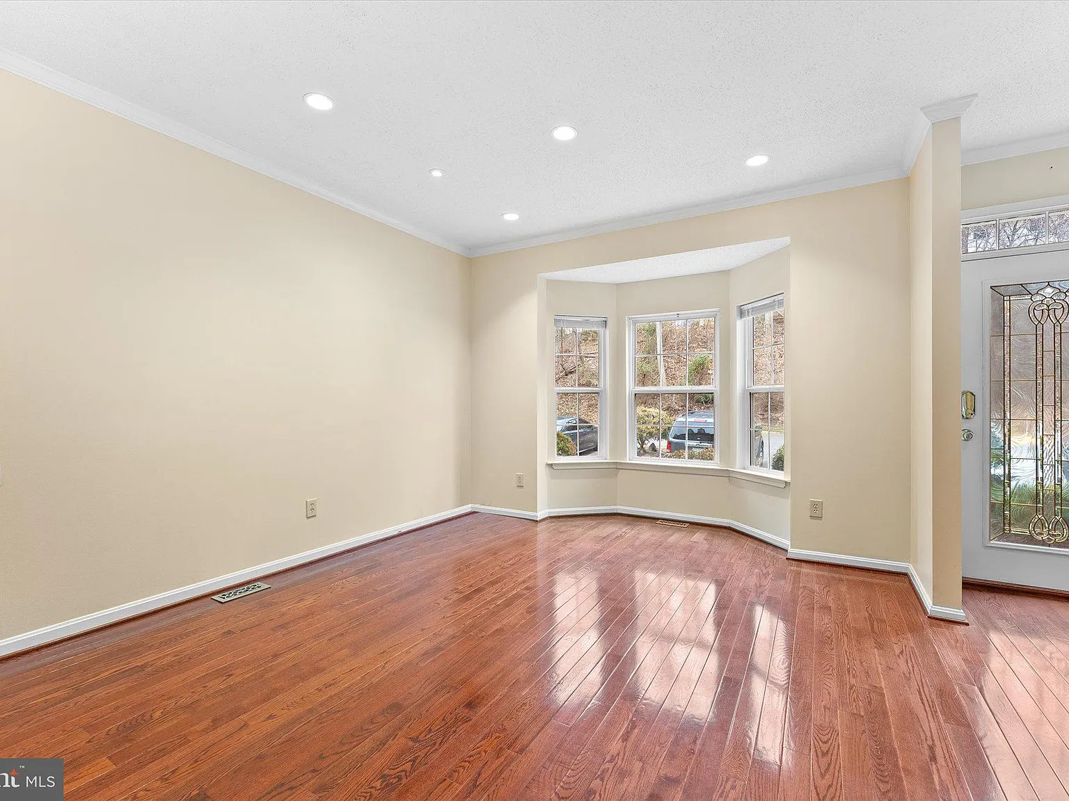 4 bed, 3.5 bath, 1954 sqft, $2,595 — Photo 4