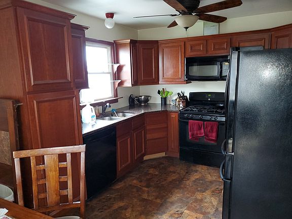3rd image of 329 Ferndale Dr