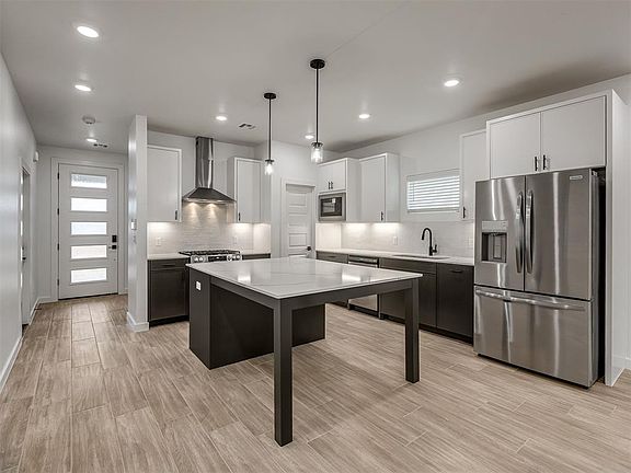 5th image of 4112 NW 180th St