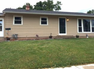 1005 Ramona Ter, Machesney Park, IL 61115