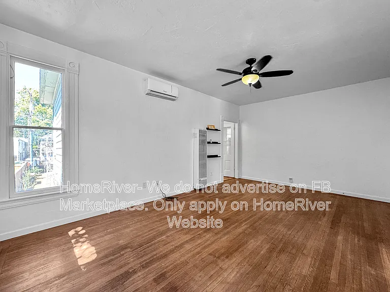 2523 P St #4 — Photo 4