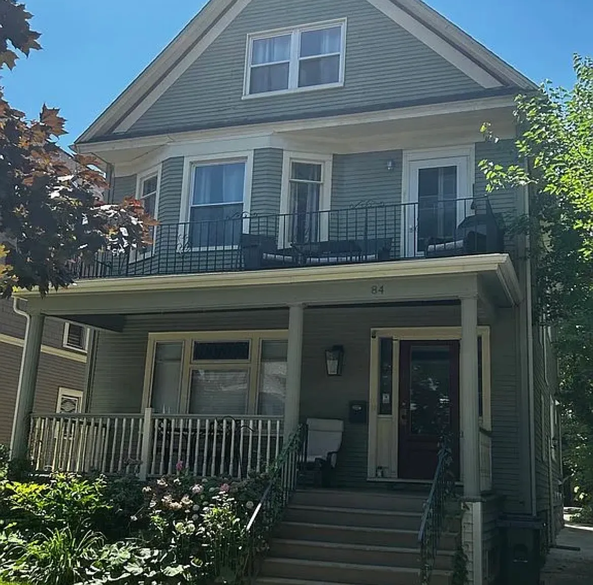 4 bed, 2000 sqft, $2,795 — Photo 2