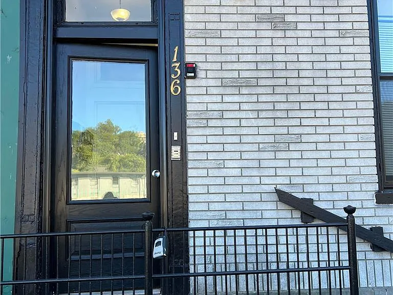 136 E Bushkill St #4 — Photo 2