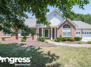 2290 Shady Oaks Dr, Loganville, GA 30052