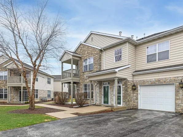 N17W26535 Meadowgrass CIRCLE #A, Pewaukee, WI 53072