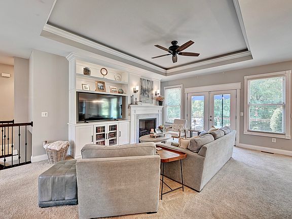 4th image of 847 Pinehurst Dr