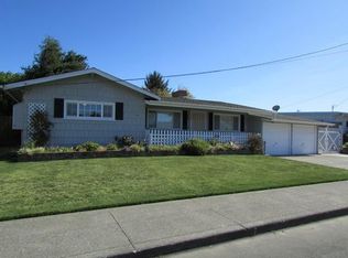 1837 Dean St, Eureka, CA 95501