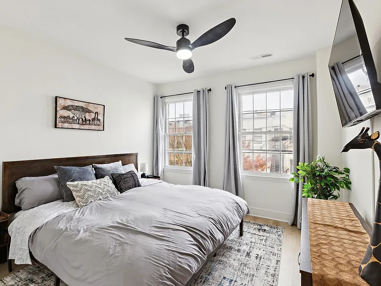 134 F St SE #3 — Photo 5