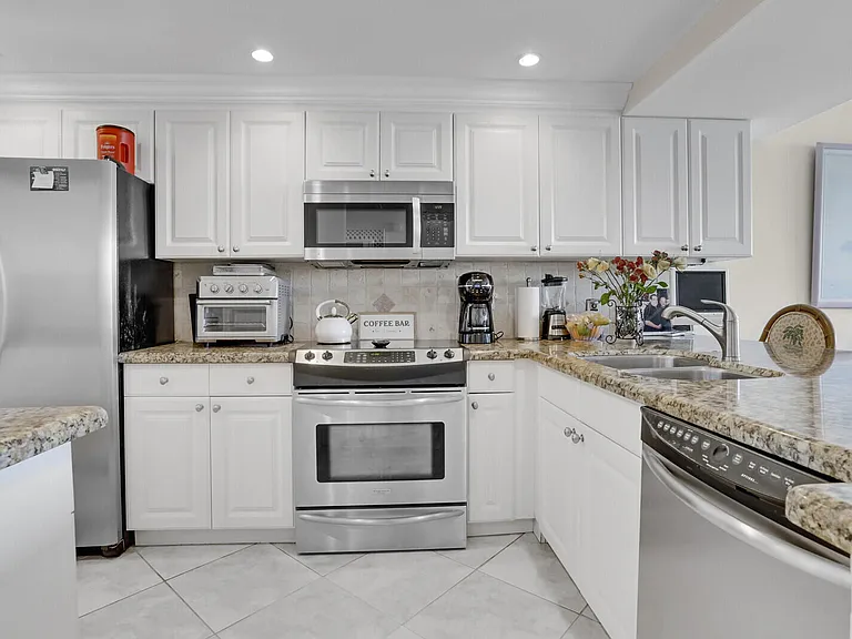 2687 N Ocean Blvd #G-305 — Photo 16