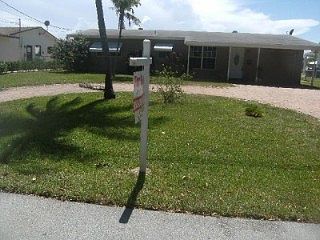 4th image of 371 SE 16th Ave