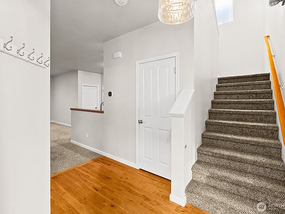 3rd image of 7640 Kodiak Avenue NE