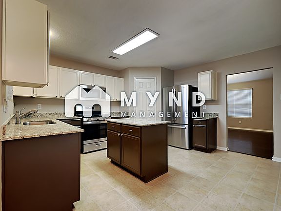 4th image of 4807 Fair Oak Dale Ln