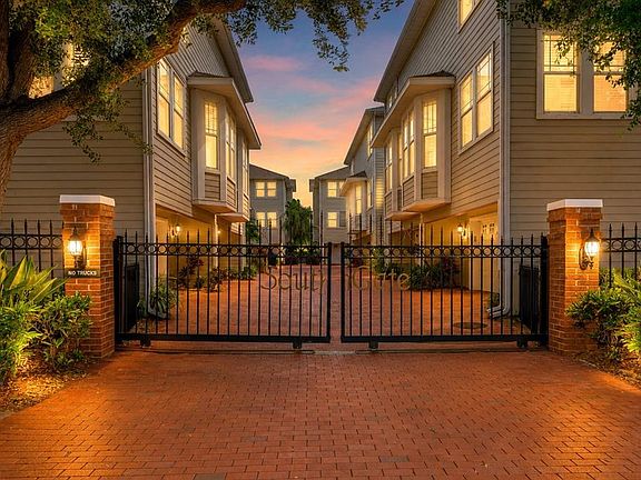 4th image of 3315 W DE LEON STREET #15
