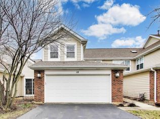 18 Whitman Dr, Schaumburg, IL 60173